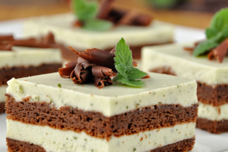 Фото к рецепту: Шоколадный торт с мятным кремом (для натальи - mama tasi)