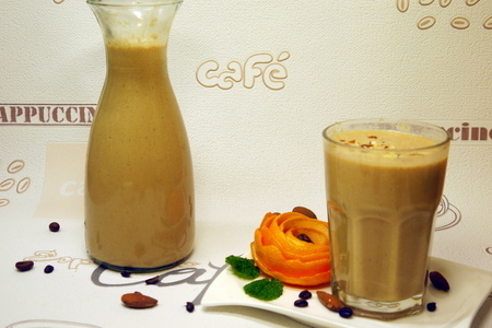 Фото к рецепту: Апельсиново-кофейный смузи «зимние мечты»