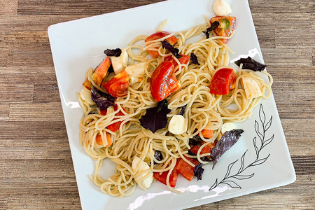 Фото к рецепту: Салат из спагетти