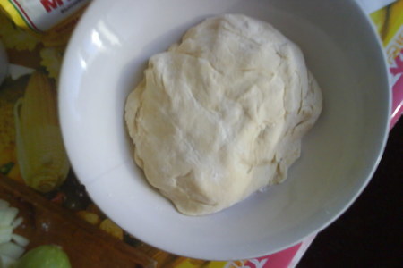Фото к рецепту: Слоеное дрожжевое тесто и изделия из него