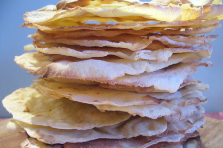 Фото к рецепту: Pane carasau - тонкие лепешки из сардинии