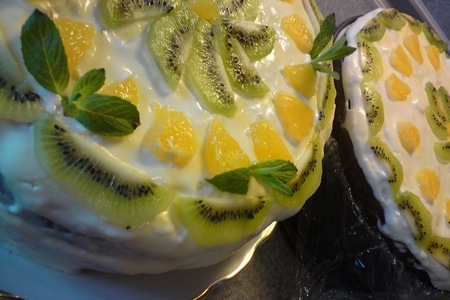 Фото к рецепту: Торт «сливочные облака" с кремом-суфле и фруктами