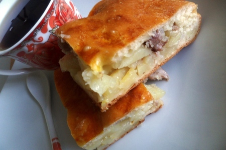 Фото к рецепту: Пирог с картофелем и мясом (мамин рецепт)