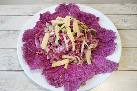 Фото к рецепту: Салат из пекинской капусты с ветчиной