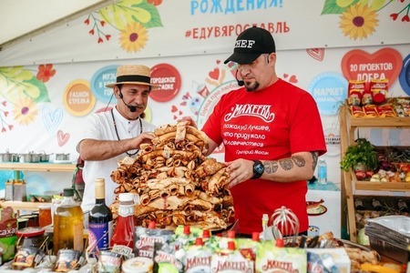 Шеф-повар Григорий Мосин установил рекорд на фестивале «ПИР на Волге»