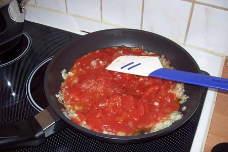 Томатен спагетти под нежным соусом с тунцом и каперсами.: шаг 4