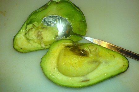 Авокадо - как его съесть и посадить: шаг 2