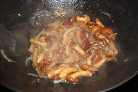 Треска в соусе из латука на грибной подложке: шаг 4