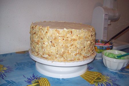 Украшение торта масляным кремом: шаг 10