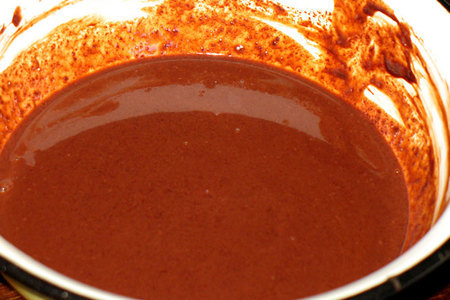 Тёмный ганаш в шоколадной корзинке с шапочкой безе (ganache nera e meringhe): шаг 3