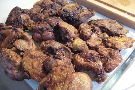 Куриная печень с карамелизованными яблоками, сельдереем и луком: шаг 2