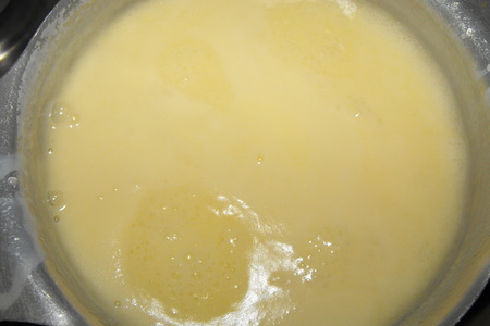 Пирог-перевертыш с бананами и сливочно-карамельным соусом: шаг 1