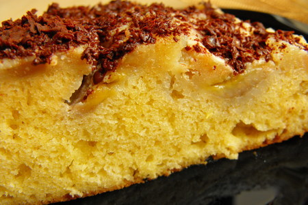 Пирог-перевертыш с бананами и сливочно-карамельным соусом: шаг 8