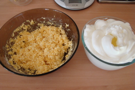 Яблочные оладьи с домашним сыром: шаг 3