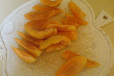Королевский омлет с абрикосами: шаг 1