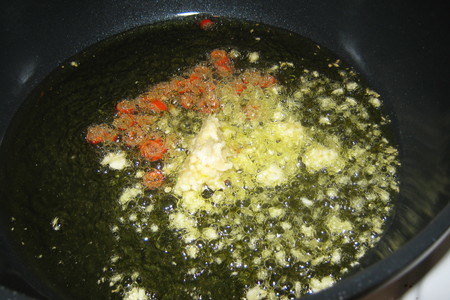 Креветки в чесночном соусе(gambas al pil-pil): фото шаг 4