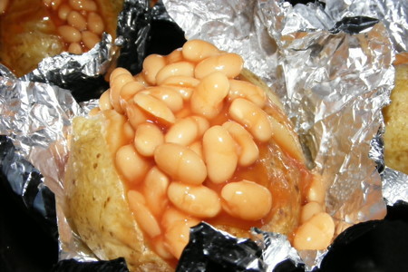 Картофель запеченный с фасолью и сыром(baked potate with beans and cheese): шаг 3