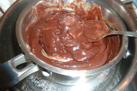 Торт "воздушный" с шоколадной прослойкой и клубничным суфле: шаг 19