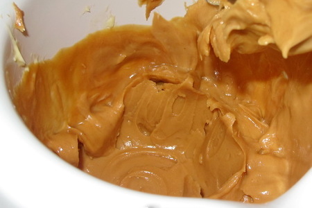 Рассыпчатое печенье из арахисовой пасты с кондитерской посыпкой: шаг 2