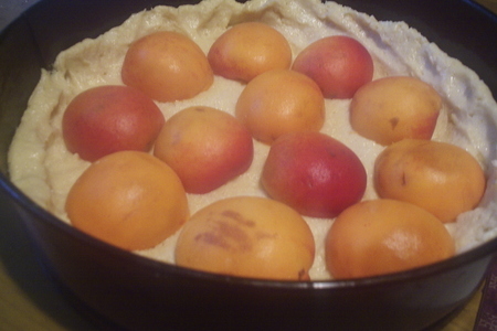 Нежный пирог с творогом и абрикосами: шаг 3