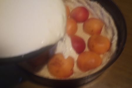 Нежный пирог с творогом и абрикосами: шаг 6