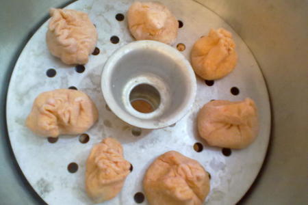 Дим-самы(китайские пельмени) с креветками,семгой и красной икрой))): фото шаг 9