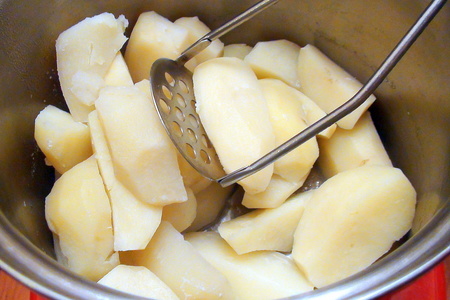Ароматное картофельное пюре с кинзой и чесноком для ирис.: шаг 2