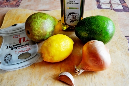 Холодный свекольник с креветками и  заправкой из груши и авокадо.: шаг 2