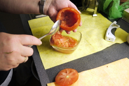 Грильные помидоры фаршированные моцареллой: шаг 1