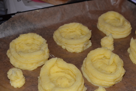 Картофельные гнезда с чечевицей и салями с фигурными кусочками филе цыпленка: шаг 4