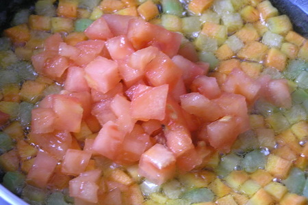 Жареный картофель с овощным рагу и чесноком : шаг 6