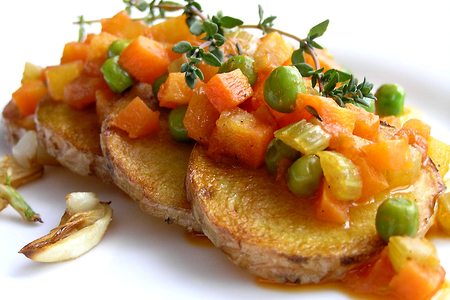 Жареный картофель с овощным рагу и чесноком : шаг 13