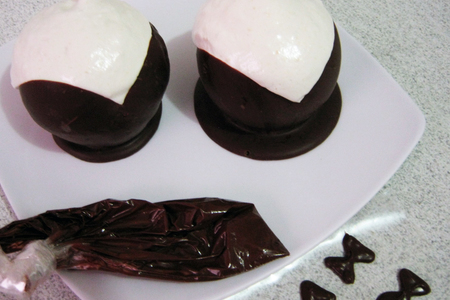 Легкий десерт в шоколадных чашечках  "лорд абрикос" (с низкокалорийным конфитюром darbo): шаг 8