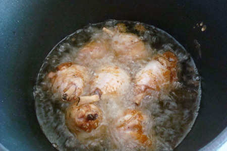 Фото приготовления рецепта: Куриная голень от шеф-повара!
