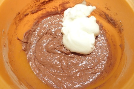 Шоколадно-ореховый пирог с "нутеллой" в мультиварке: шаг 7