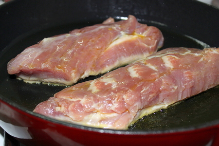 Медальоны из свиной вырезки с пшеничными клецками под сливочно-горчичным соусом. ужин за 30 минут.: шаг 5