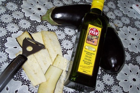 Тартар из помидоров и зелени с баклажаном и маслинами: шаг 3