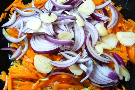 Салат из запеченного сладкого перца, моркови и лука: шаг 5