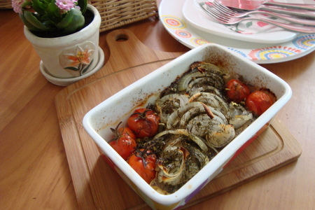 Камбала,запечённая с помидорками, луком,укропом и прованскими травами: шаг 5