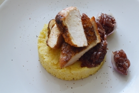 Куриное филе с золотым пшеном и конфитюром из ялтинского лука: шаг 6