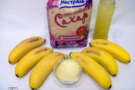 Пирожные бисквитные с йогуртово-сливочным кремом, клюквой и бананами: шаг 5