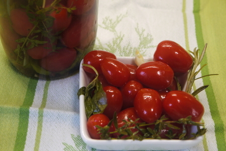 Малосольные помидоры черри с итальянским акцентом: шаг 4