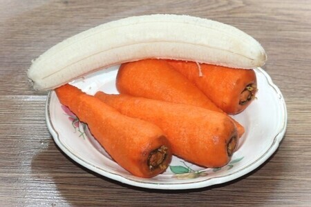 Морковные оладьи на кефире: шаг 2