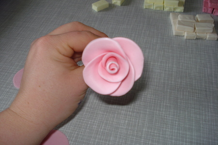 Фото приготовления рецепта: Розы из конфет    мамба  