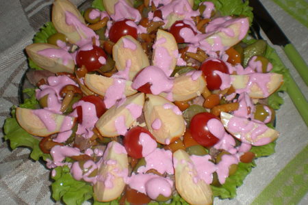 Фото к рецепту: Салат с языком "закусочный"