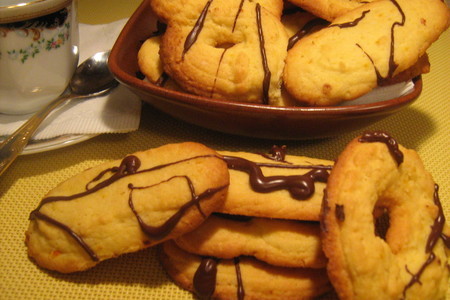 Фото к рецепту: Миндальное печенье с мандариновой цедрой