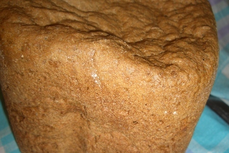 Фото к рецепту: Ржаной хлеб с квасным суслом и тмином в хлебопечке