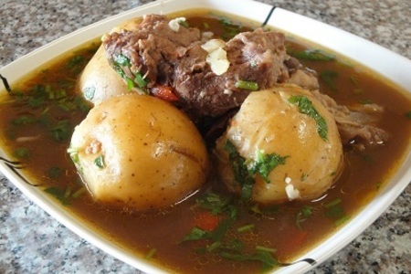 Фото к рецепту: Мясо с косточкой и картофелем