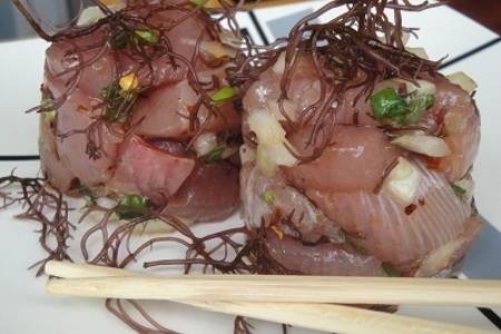 Фото к рецепту: Желтопёрый тунец по гавайски #2