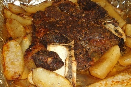 Фото к рецепту: Мясо с фенхелем,чесноком и картофелем
